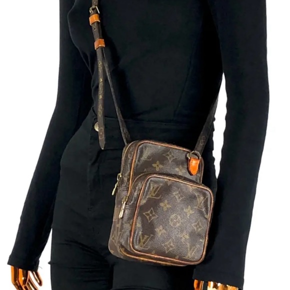 Louis Vuitton Amazon Vintage Monogram Crossbody Bag. P0016 - Picture 2 of 15